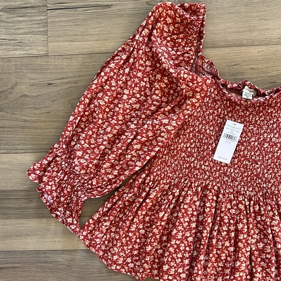 American Eagle fitted top with flowy long sleeves - Picture 3 of 5